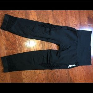 Gymshark size small energy seamless crop leggings